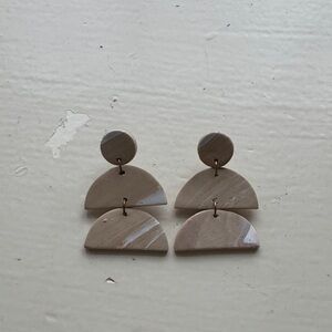 Elegant Tan and Cream Earrings